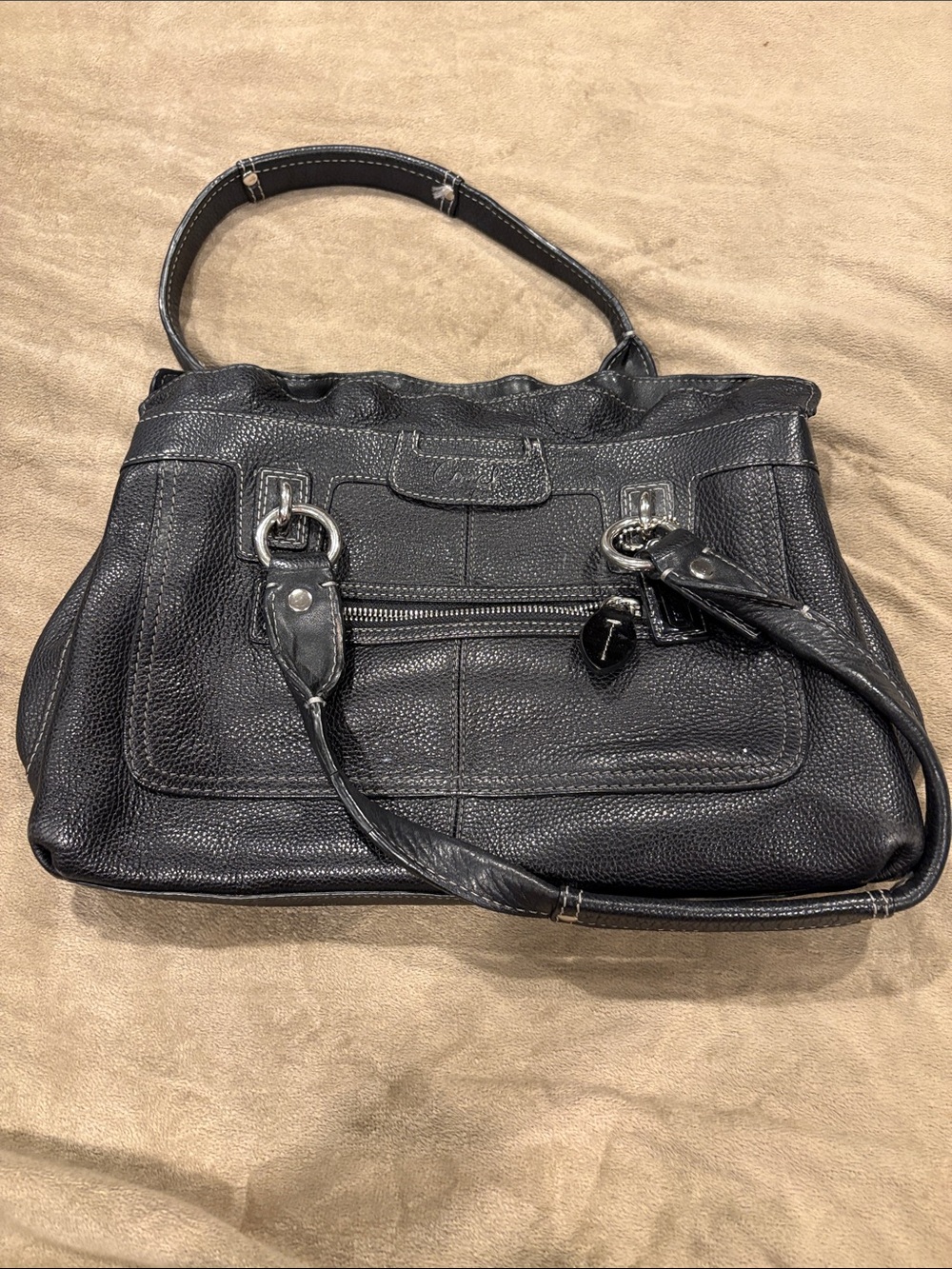 Pebbled Black Shoulder Bag with Front Zip Pocket - Unbranded
